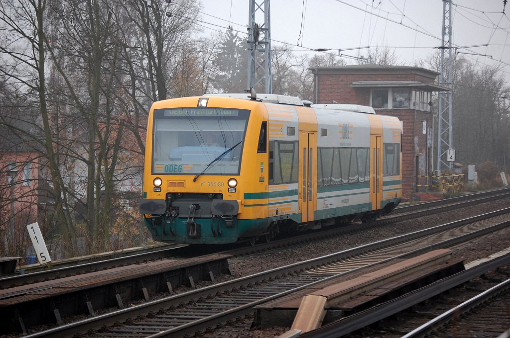 ODEG VT 650.80 (95 80 0650 080-4 D-ODEG)  Bezirk Lichtenberg von Berlin  als OE60 Richtung Frankfurt(Oder), 20.11.12 Berlin-Karow.
