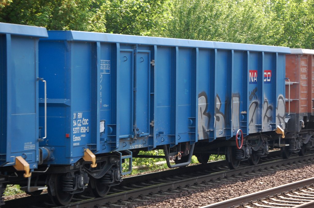 Offener G�terwagen vom Wageneinsteller NACCO in Tschechien eingestellt mit der Nr. 31 RIV 54 CZ-CDC 5377 850-0 Eanos (9-119.24?), 30.04.09 Berlin-Karow.