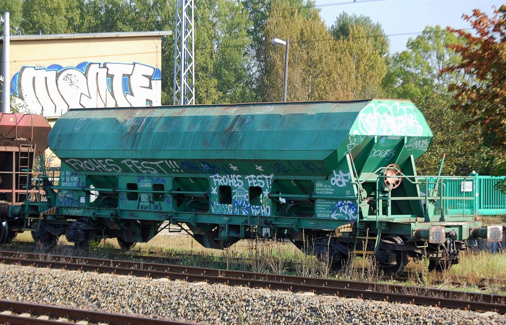 Offener Sch�tgutwagen im Eigentum von ITL der Fa. EEWS spol. sr.o. eingestellt in der Slowakei mit der Nr. 33 RIV 56 SK-EEWS 0835 001-3(P) Tads, 27.09.11 Berlin-Blankenburg.