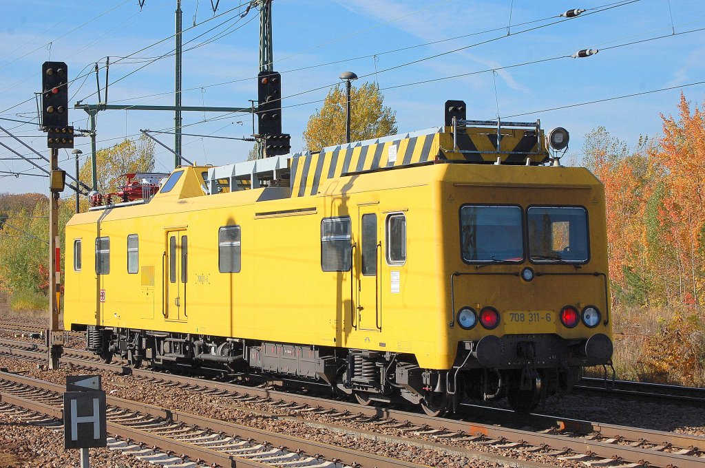 ORT 708 311-6 der DB Netz am 17.10.12 Bhf. Flughafen Berlin-Sch�nefeld.