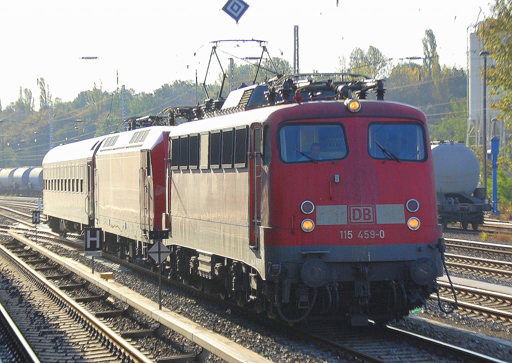 PbZ mit 115 459-0 mit einer DB 145�r + Nachtzugwagen am Haken am 06.10.11 Berlin Greifswalder Str.