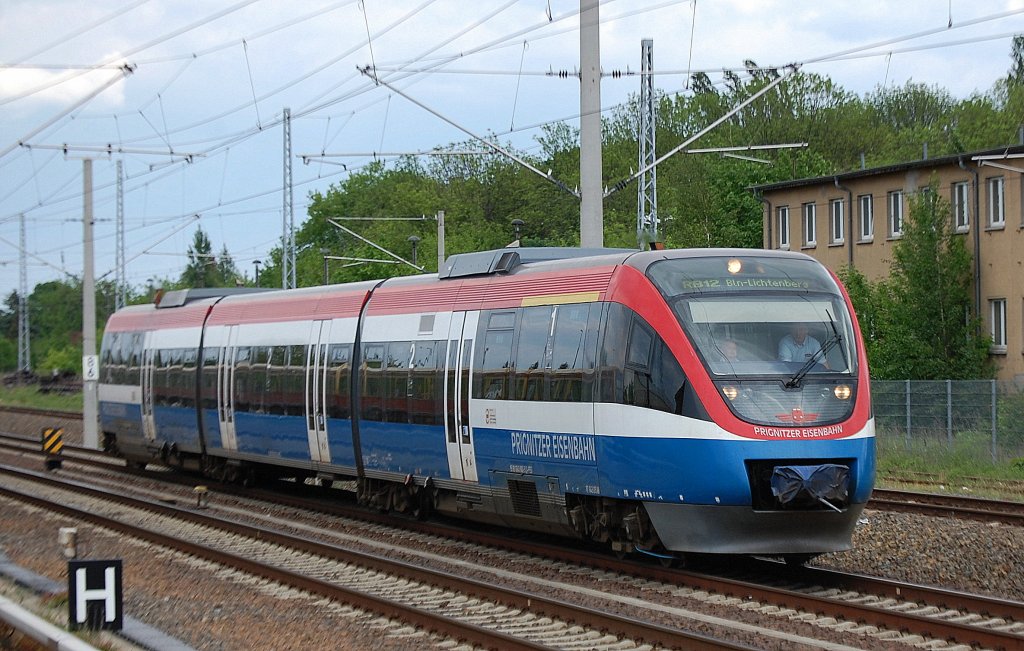 PEG Talent VT 643.05 (95 80 0643 362-6+95 80 0943 362-3+95 80 0643 862-5 D-PEG) auf der Strecke RB12 Richtung Berlin-Lichtenberg, 15.05.12 Berlin-Blankenburg (Umleitungsstrecke)