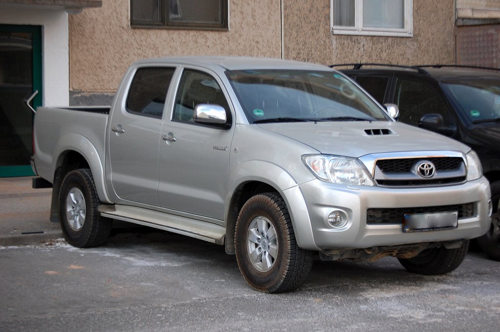 Pickup TOYOTA HILUX, 25.02.11 Berlin-Pankow.