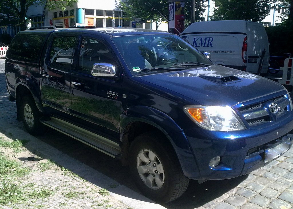 Pickup Toyota HILUX 3.0 D-4D, 15.05.13 Berlin-Pankow.