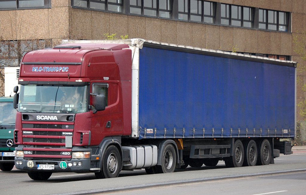 Polnischer Sattelzug mit SCANIA 124L/420 Zugmaschine, 20.04.12 Berlin Putlitzbr�cke.