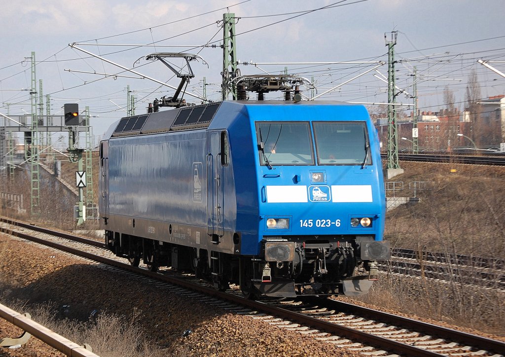 PRESS 145 023-6 (91 80 6145 083-2 D-PRESS, Bj.2000), 23.03.10 Berlin-Westhafen.