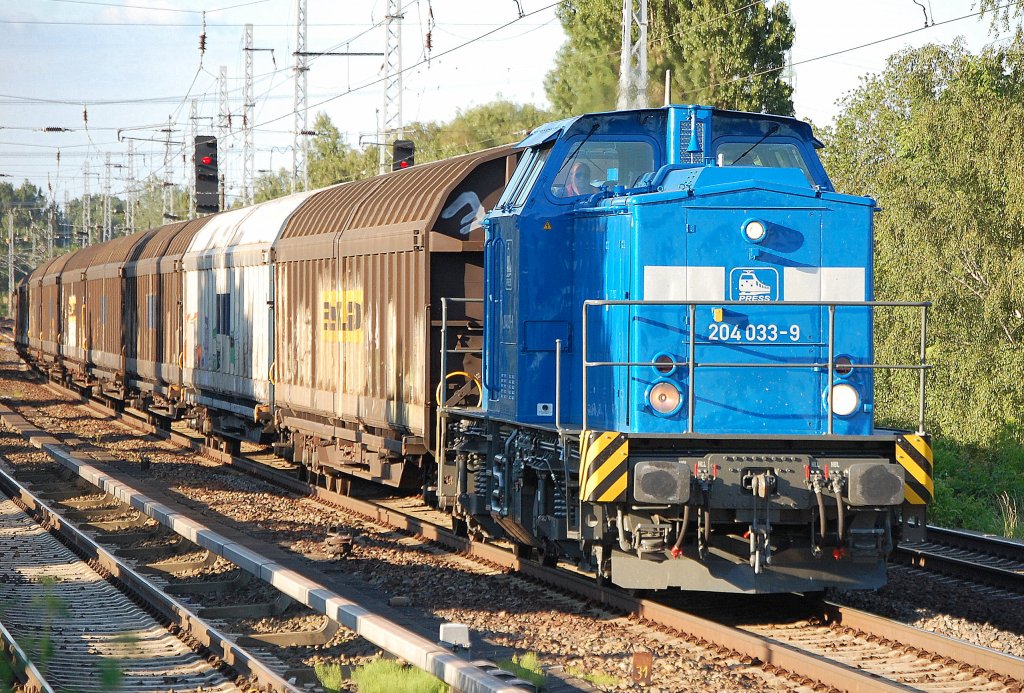 PRESS 204 033-9 (92 80 1202 817-3 D-PRESS, Bj. 1975) mit einem Ganzzug Schiebewandwagen Richtung Karower Kreuz Berlin, 16.06.10  