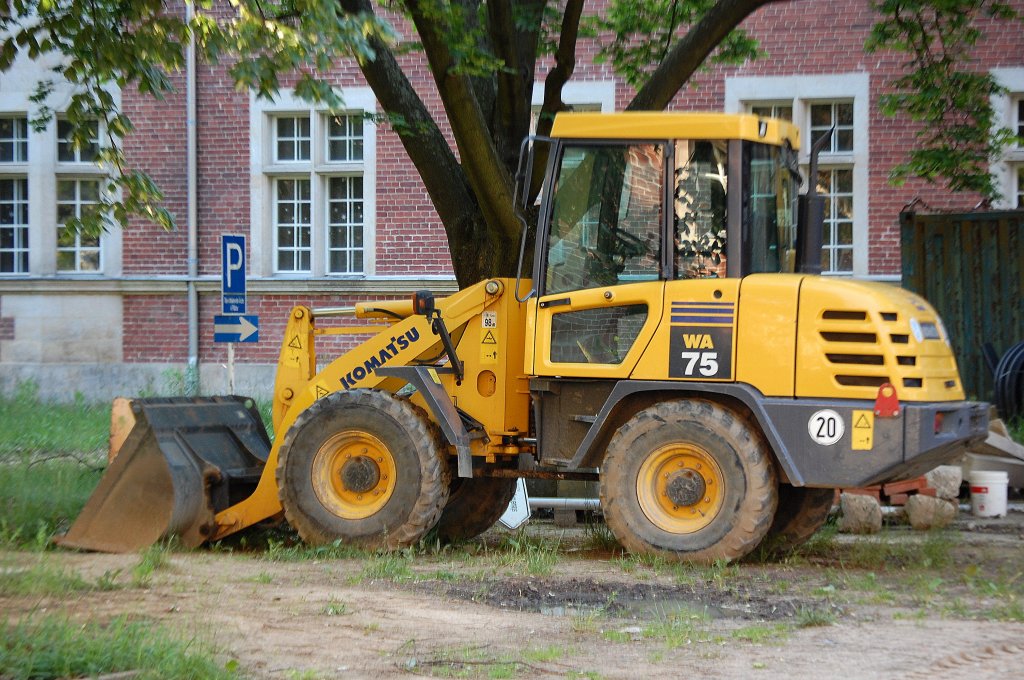 Radlader KOMATSU WA75, 23.05.09 HELIOS Klinikum Berlin Buch.