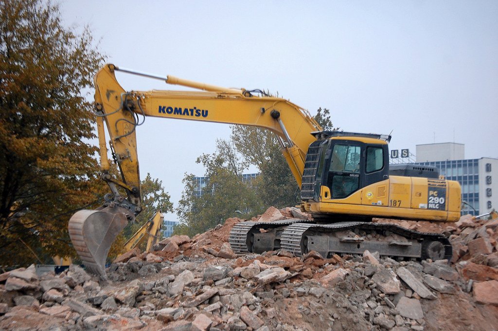 Raupenbagger KOMATSU PC 290 NLC, 25.10.11 N�he Berlin Landsberger Allee.