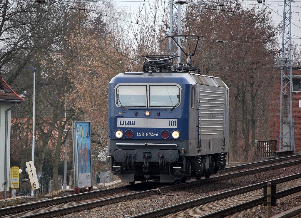 RBH 101 143 874-6 (91 80 6143 874-6 D-RBH, Bj. 1989, ex DB) auf Leerfahrt Richtung Bernau, 26.02.10 Berlin-Karow.
