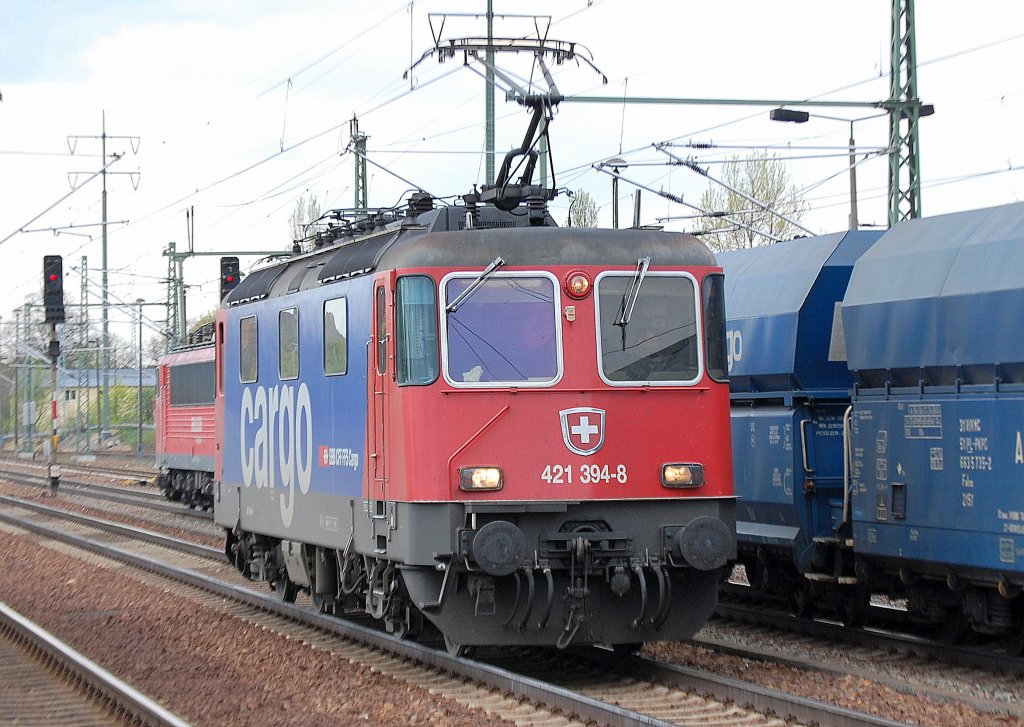 Re 421 394-8, 16.04.11 Bhf. Flughafen Berlin-Sch�nefeld.