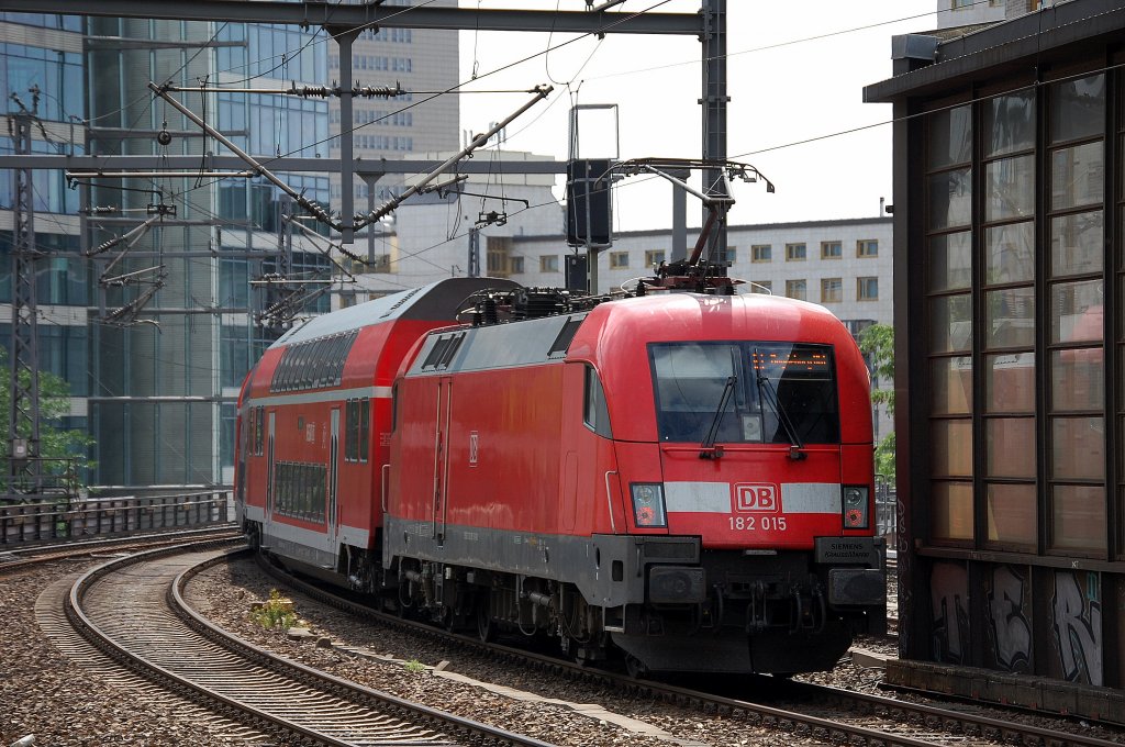 RE1 mit 182 015 bei der Ausfahrt Bhf. Berlin Zoologischer Garten, 13.07.13