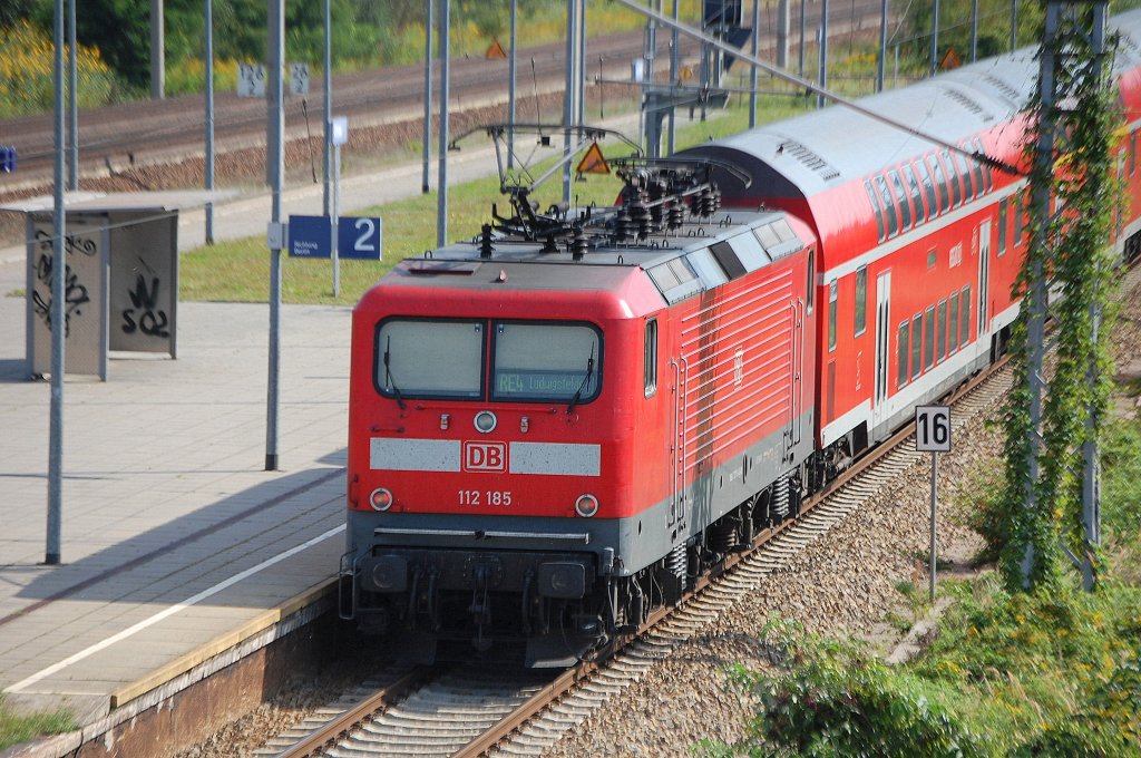 RE4 nach Ludwigsfelde mit 112 185 im Bhf. Elstal am 10.09.12