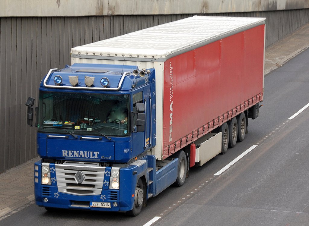 RENAULT MAGNUM Euro5 Zugmaschine aus Tschechien mit Leasingauflieger, 08.09.10 Berliner Stadtautobahn H�he Knobelsdorffstr.