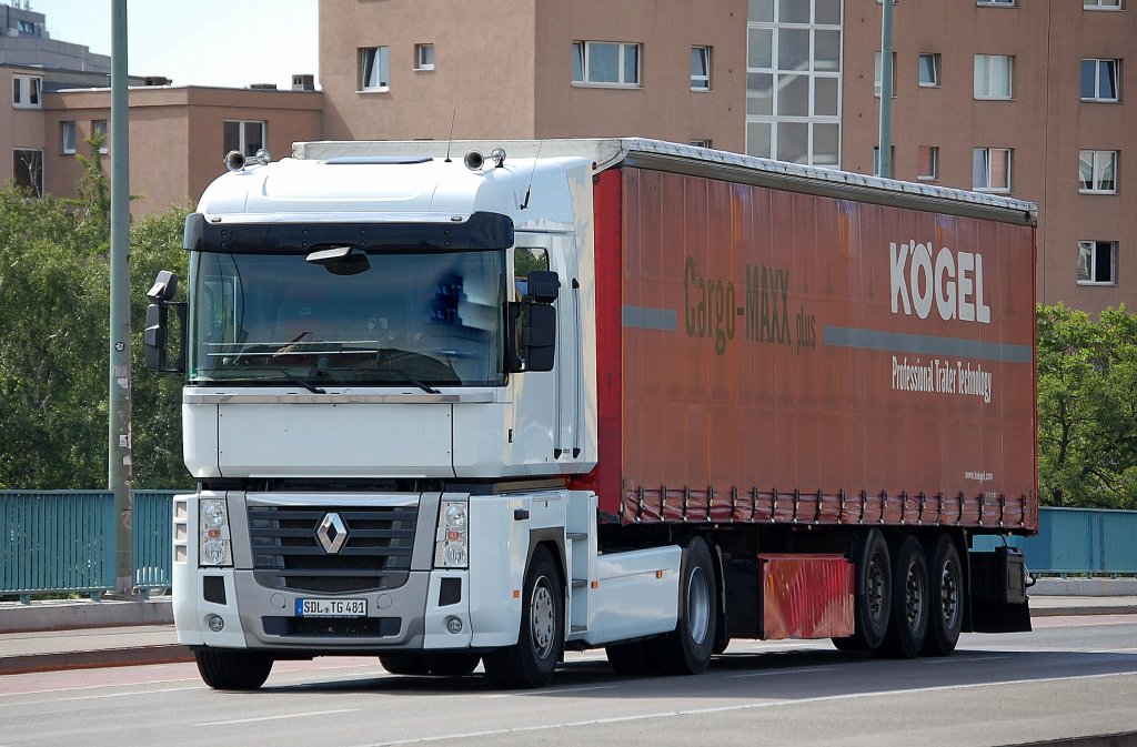 Renault Magnum Sattelzug der Fa. K�GEL, 19.07.13 Berlin-Putlitzbr�cke.