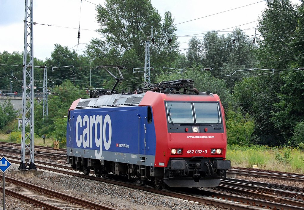 SBB Cargo Mietlok Re 482 032-0 m�glicherweise f�r HSL t�tig am 08.08.13 Berlin-Springpfuhl.