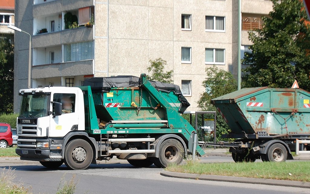 SCANIA 114G 340 PS Absetzkipper + H�nger am 29.08.12 Berlin-Pankow.  