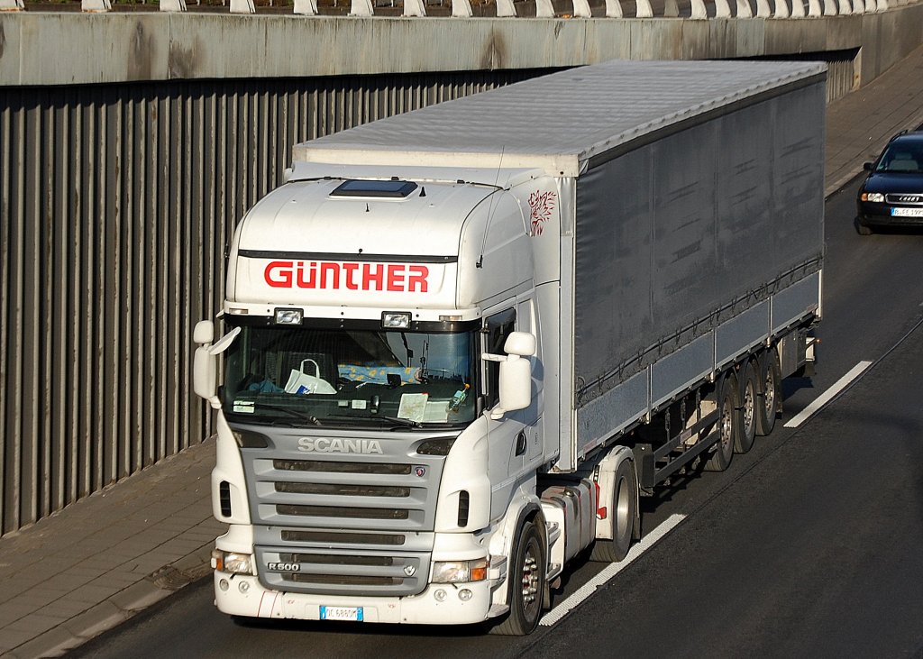 SCANIA R500 der Fa. G�NTHER mit Auflieger, 18.01.12 Berliner Stadtautobahn H�he Knobelsdorffstr. 