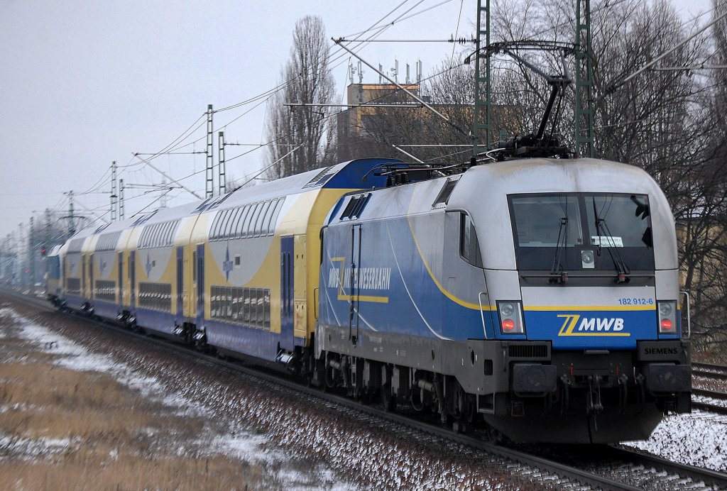 Schiebelok MWB 182 912-6 als RE4 Richtung Ludwigsfelde hintendran gezogen von alex 183 004, 13.01.13 Berlin-Jungfernheide.