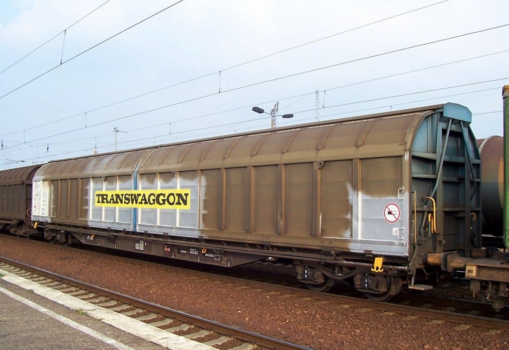 Schiebewandwagen der Transwaggon GmbH Hamburg eingestellt mit der Nr. 33 RIV 80 D-TWA 2742 400-5(P) Habbiins 15 Bahnhof: Maschen Rbf. Ladegut: St�ckg�ter, Sommer 2007 Bhf. Flughafen Berlin-Sch�nefeld. 