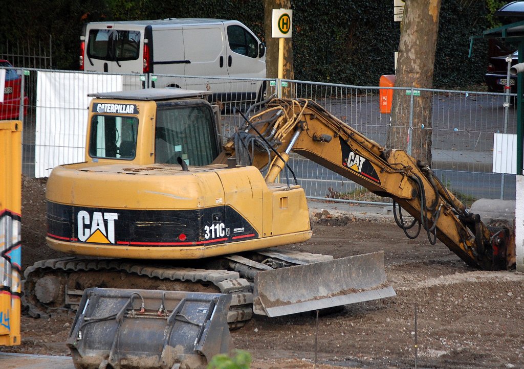 Selten auf Baustellen zu sehen, ein CAT Typ 311C U (Leasingbaumaschine) am 09.10.09 auf der Baustelle neben dem S-Bhf. Berlin-Karow.