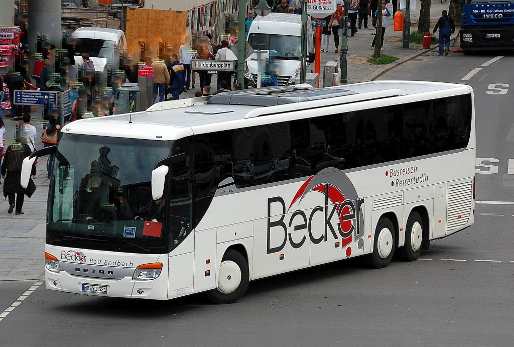 SETRA S 415 GT-HD der Fa. Becker aus Bad Endbach, 01.06.13 Berlin-Hardenbergplatz.