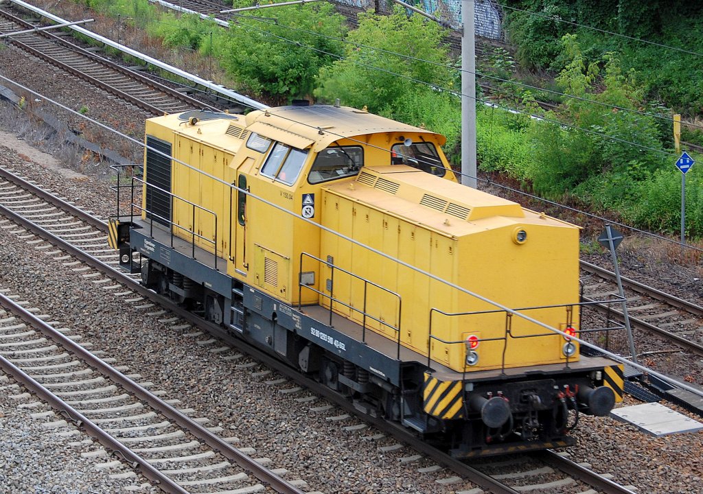 SGL Lok V150.04 (293 510-4) Richtung Innenstadt, 28.06.13 Berlin-Heinersdorf.