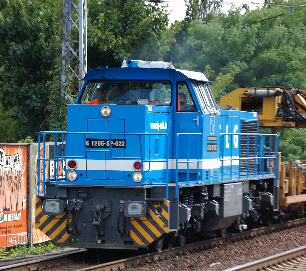 SLG G 1206-SP-022 (92 80 1275 843-1 D-SLG, Bj.2003) mit firmeneigenen Gleisumbauzug UM-S 2001  Heinrih der Starke  Richtung Bernau unterwegs, 25.07.08 Berlin-Karow.