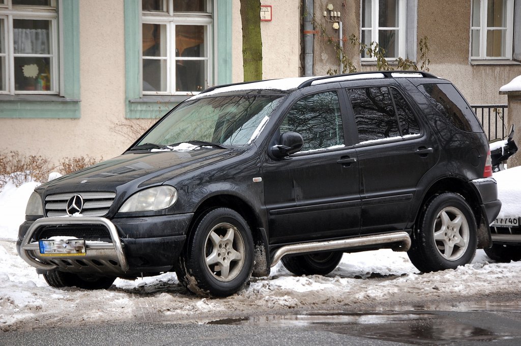 SUV MB ML 320, 13.02.10 Berlin-Pankow.