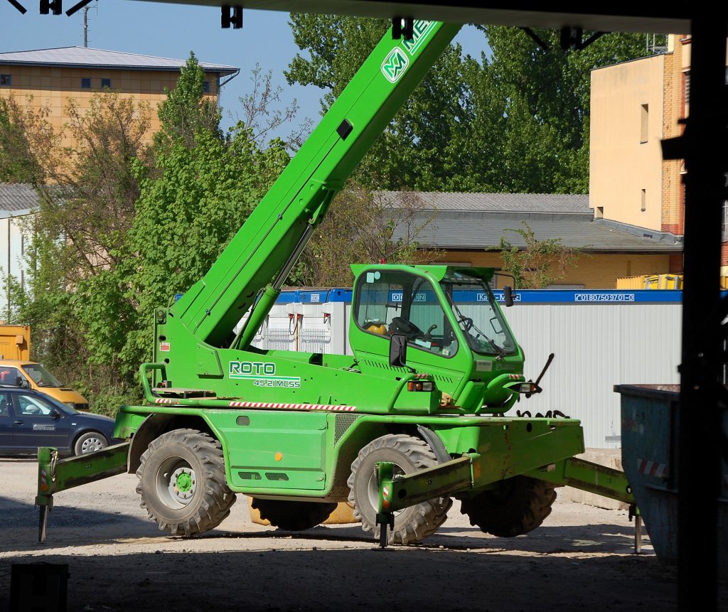 Teleskoplader MERLO ROTO 45.21 MCSS am 21.04.09 Gro�baustelle Spandauer Damm Br�cke Berlin.