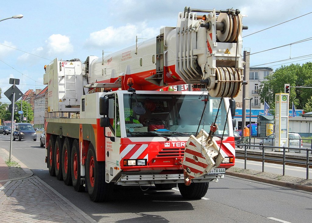 Terex Demag AC 120-1 Fahrzeugkran der Fa. Bernd Witt KG Abschleppdienst, 23.05.11 Berlin Prenzl.Berg.