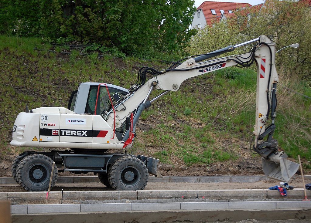 TEREX TW150 Mobilbagger der Fa. EUROVIA, 04.05.10 Berlin-Pankow.