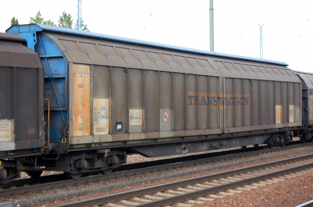 TRANSWAGGON Schiebewandwagen eingestellt in Deutschland eingestellt mit der Nr. 83 80 D-TWA 2745 704-6(P) Habiins 12 Ladegut: Kartonagen und andere G�ter, 12.08.11 Bhf. Flughafen Berlin-Sch�nefeld.