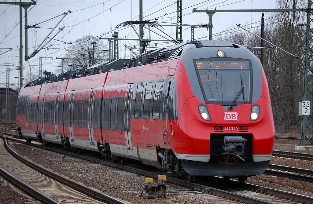 Und wieder mal 442 729 auf Testfahrt? im Display stand etwas mit RE, 14.03.12 Bhf. Flughafen Berlin-Sch�nfeld.