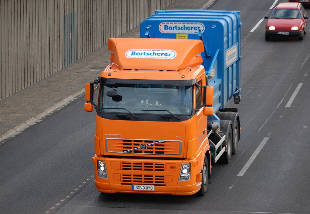 VOLVO FH 480 PS Abrollkipper der Recyclingfirma Bartscherer, 08.09.10 Berliner SAtadtautobahn H�he Knobelsdorffstr.