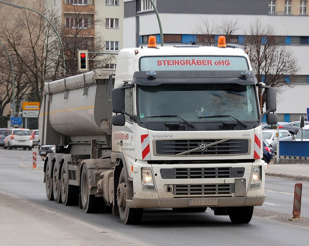 VOLVO FM 530 PS Sattelkipper der STEINGR�BER oHG, 03.03.10 Berlin Kaiserdamm.