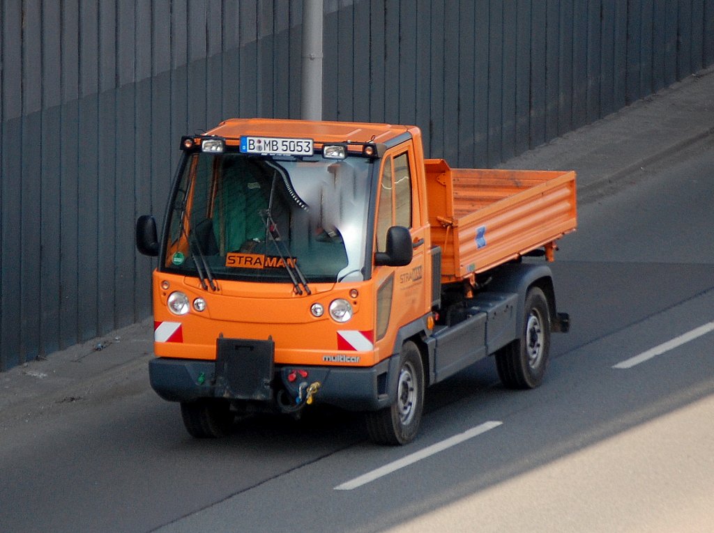 Weiterer moderner multicar FUMO der Fa. STRAMAN, 25.03.10 Berliner Stadtautobahn H�he Knobelsdorffstr. 