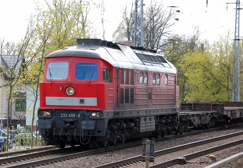 Ziemlich verschmutzte 232 498-6 mit gemischtem G�terzug Richtung Bernau, 15.04.11 Berlin-Karow.