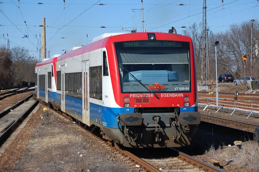 Zwei PEG RegioShuttle vorne VT 650.?? + VT 650.04 (95 80 0650 565-4 D-PEG) als RB12 Richtung Templin Stadt, 19.03.11 Bhf. Oranienburg.