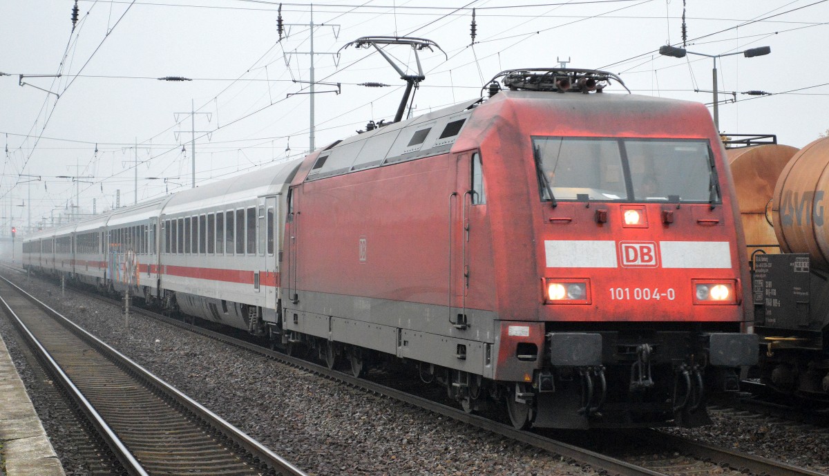 101 004-0 mit IC Durchfahrt Bhf. Flughafen Berlin-Schönefeld am 13.11.14