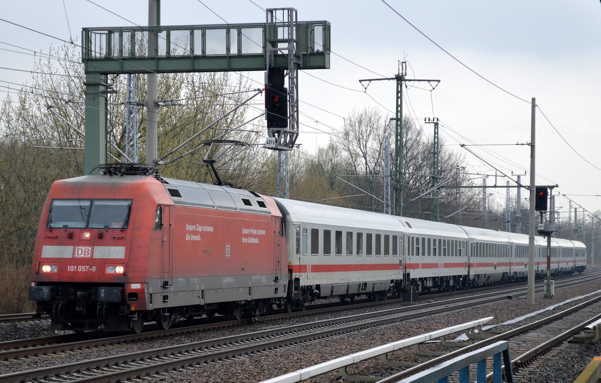 101 057-8 mit IC 2355 Richtung Bernau am 24.03.14 Berlin-Blankenburg.