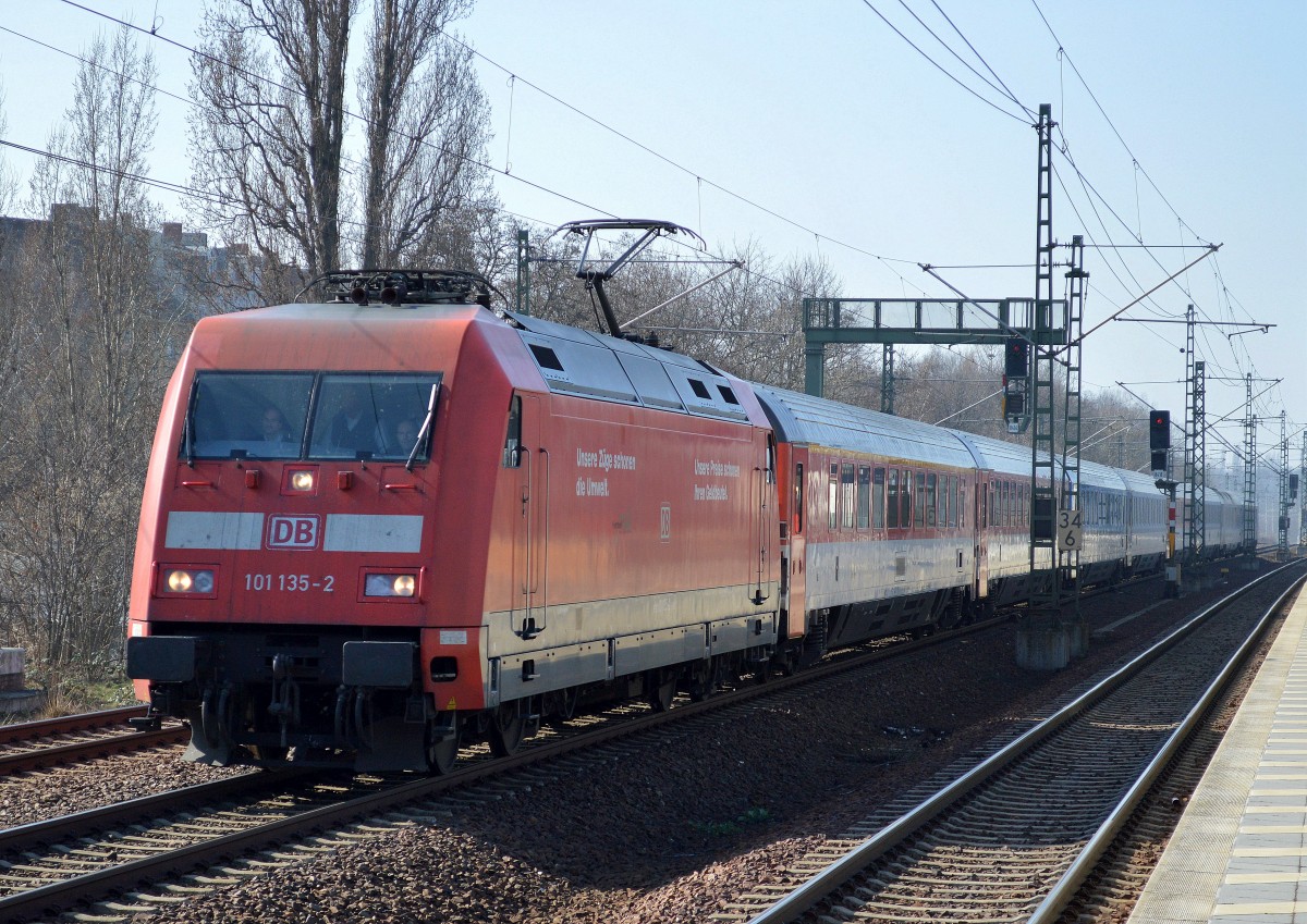 101 135-2 mit tschechischer Wagengarnitur auf dem Berliner Innenring Höhe Jungfernheide Richtung Berlin Hbf.(tief), 10.03.14