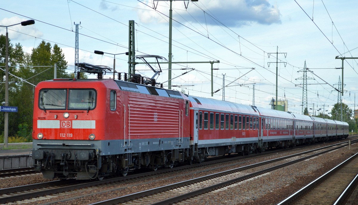 112 119 fährt mit dem IRE Berlin-Hamburg (lle) zur Bereitstellung am 25.09.15 Bhf. Flughafen Berlin-Schönefeld.