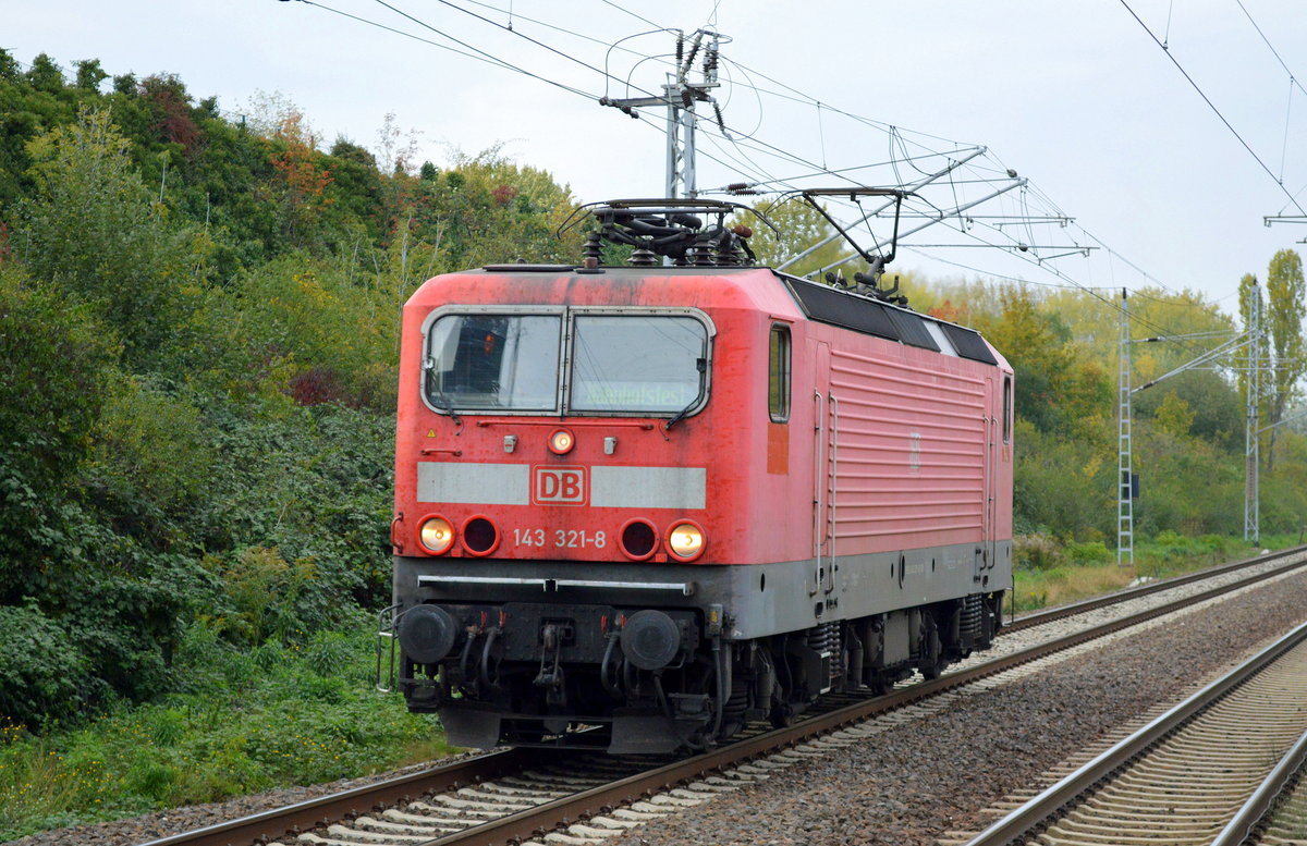 143 321-8, im Display im Fenster steht Bahnhofstest, am 14.10.16 Berlin-Hohenschönhausen.