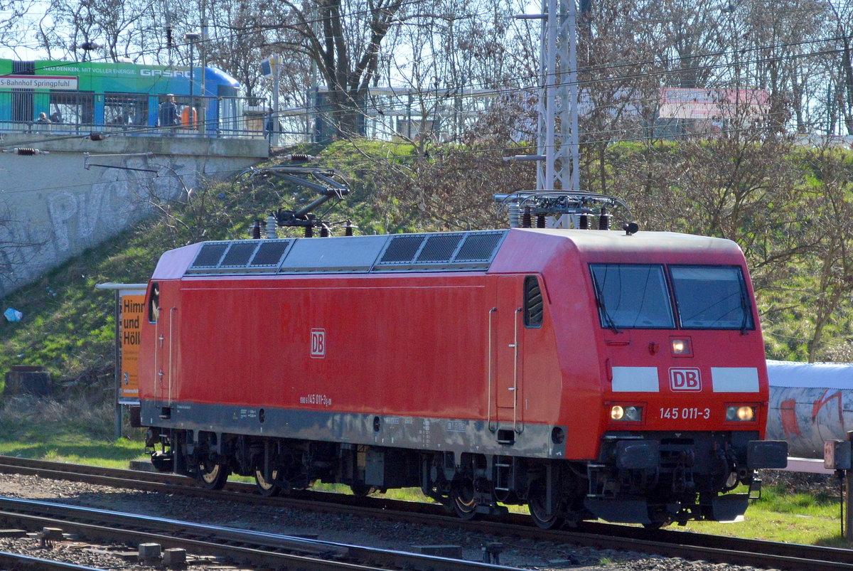 145 011-3 Richtung Industrieübergabe Nordost am 27.03.17 Berlin-Springpfuhl.