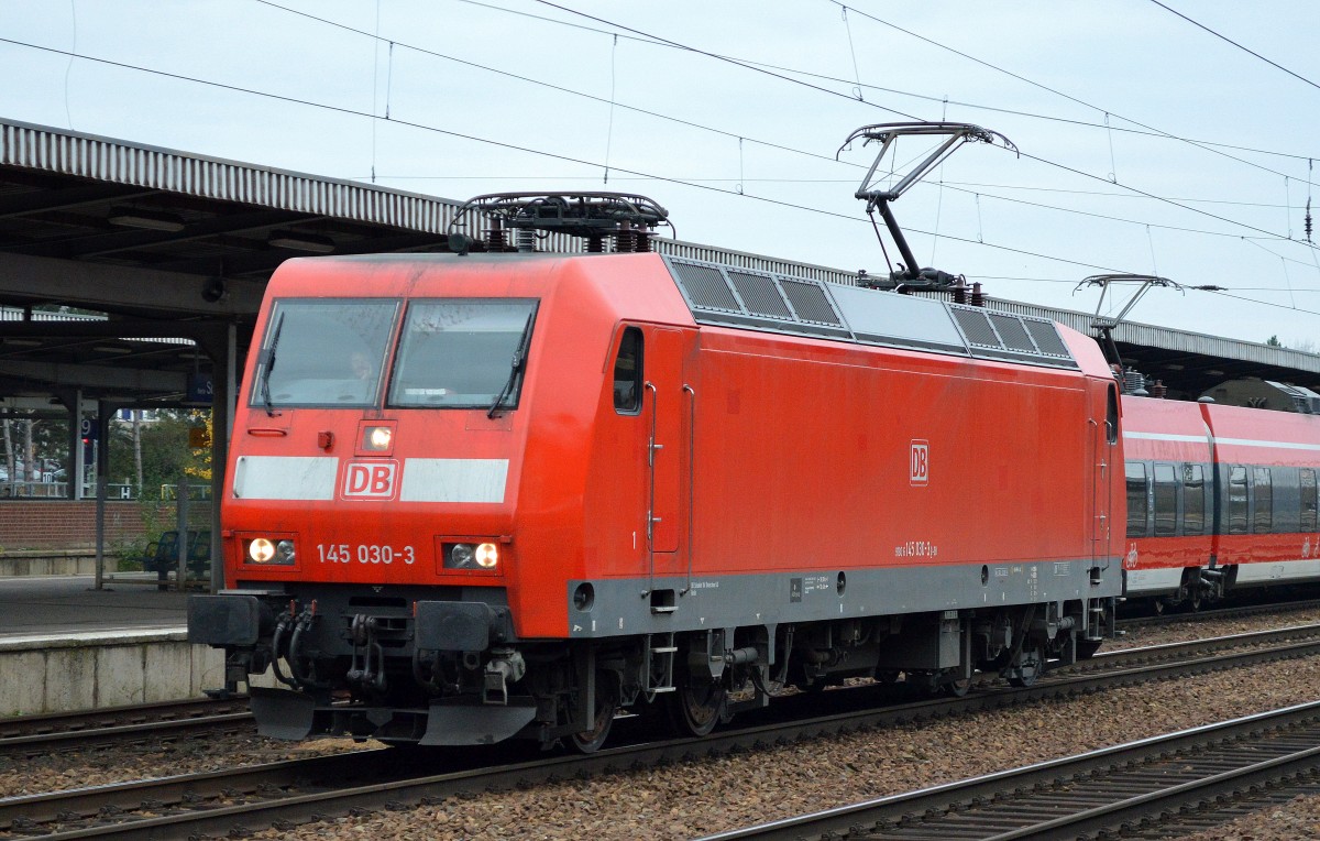 145 030-3 am 13.11.15 Bhf. Flughafen Berlin-Schönefeld.