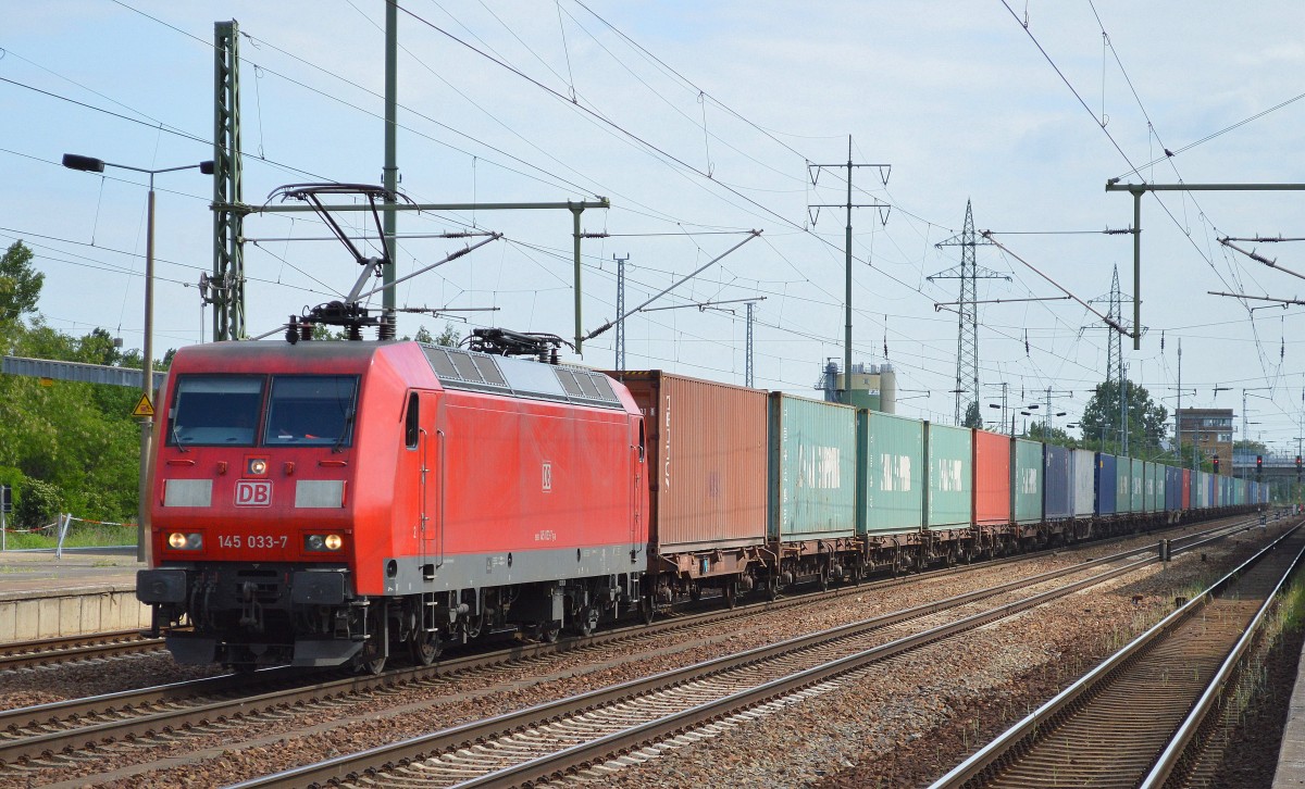 145 033-7 mit Containerzug am 03.06.15 Durchfahrt Bhf. Flughafen Berlin-Schönefeld.