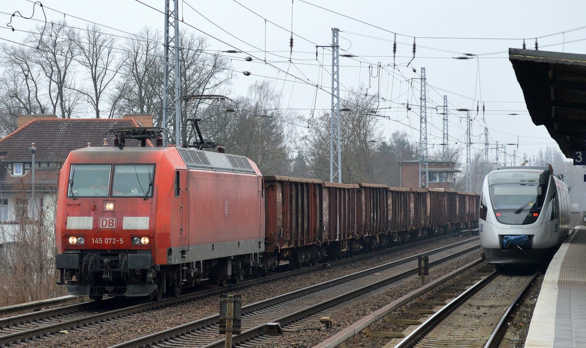 145 072-5 mit Ganzzug offener Güterwagen am 26.03.15 Berlin-Karow.