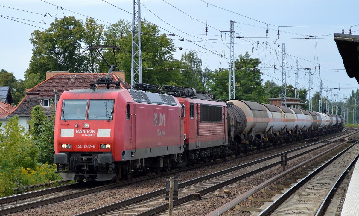 145 62-6 mit 155 036-7 und einigen Kesselwagen Richtung Schwedt am 21.08.14 Berlin-Karow.