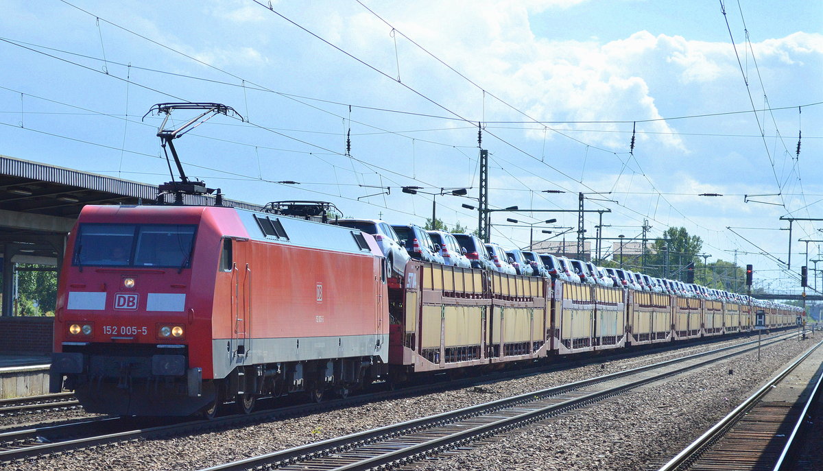 152 005-5 mit PKW-Transportzug am 06.07.16 Bf. Flughafen Berlin-Schönefeld.